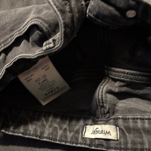 Wrangler Women's Charcoal Straight Leg Jeans - Picture 3 of 3